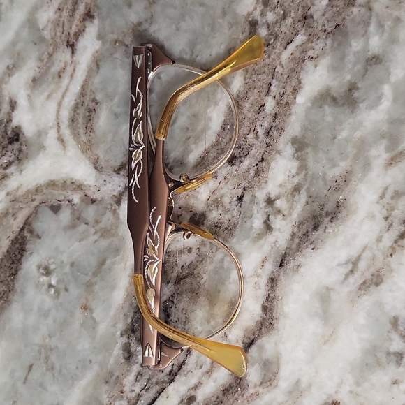 Antique Diamond cut aluminum frame cat eye glasses - Picture 5 of 15